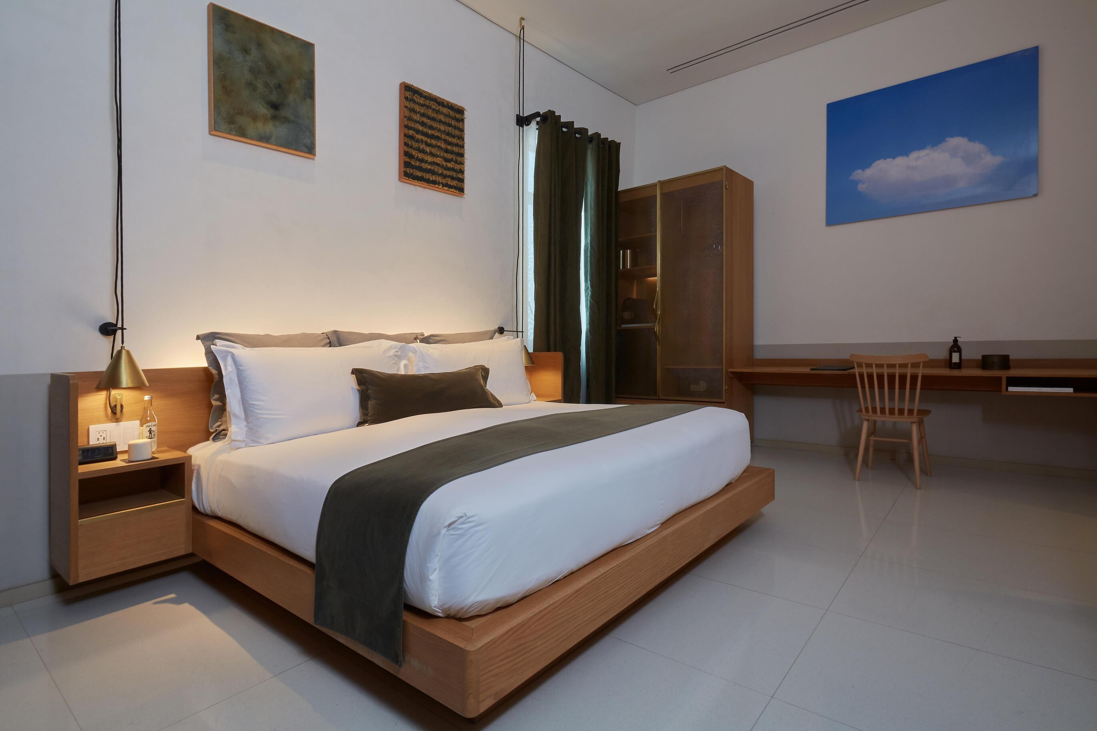 Down duvets, in-room safe, individually decorated, desk