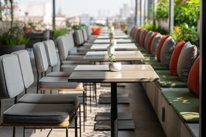 Daily full breakfast (USD 15 per person) - Umbral, a Curio Collection by Hilton (Mexico City)