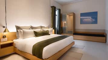 Room, 1 King Bed, Accessible (Roll-In Shower)