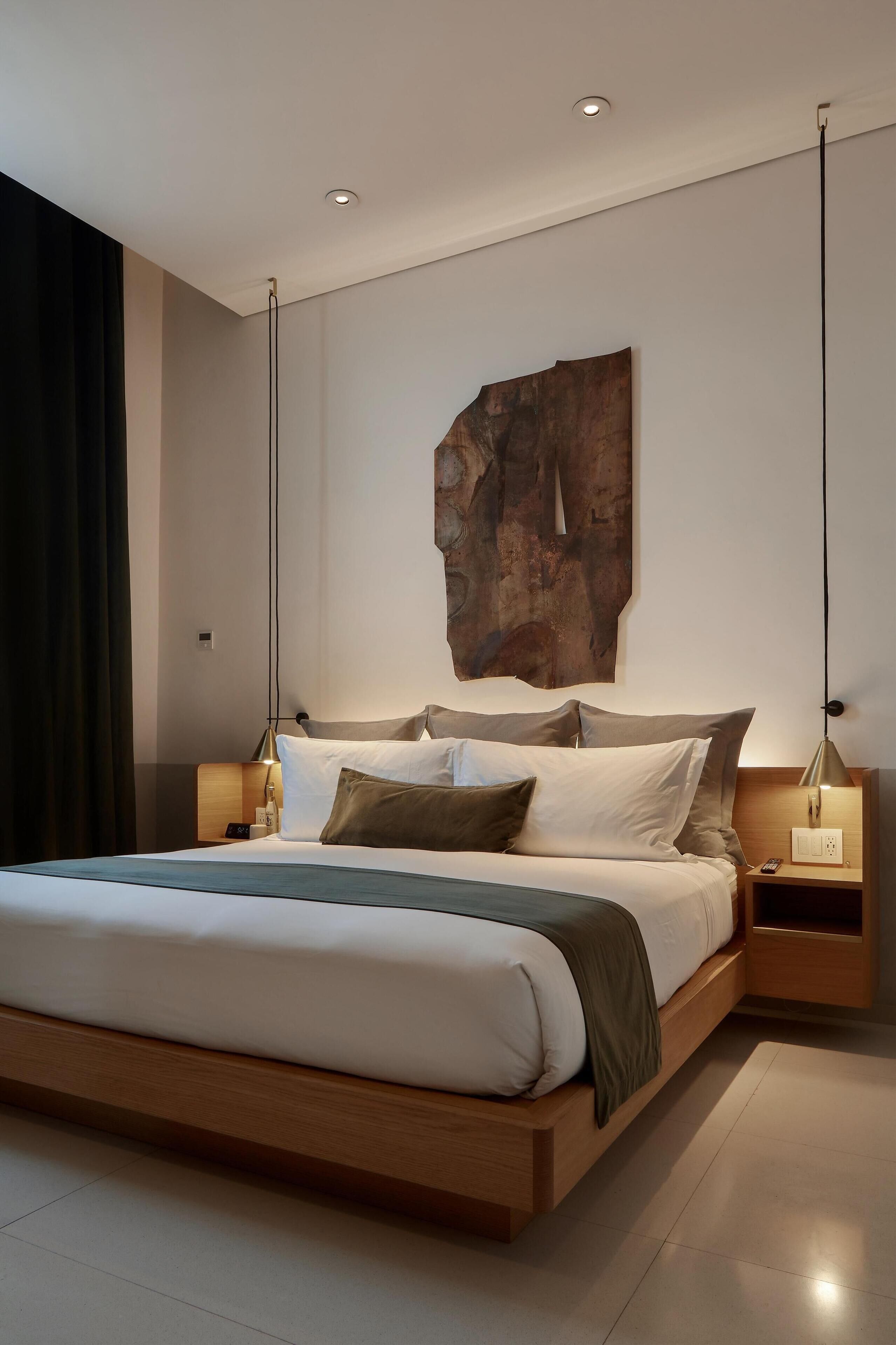 Down duvets, in-room safe, individually decorated, desk