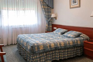 Verdunkelungsvorhänge, kostenloses WLAN, Bettwäsche