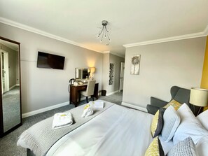 1 bedroom, Egyptian cotton sheets, premium bedding