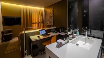 5 chambres, minibar, coffres-forts dans les chambres, bureau