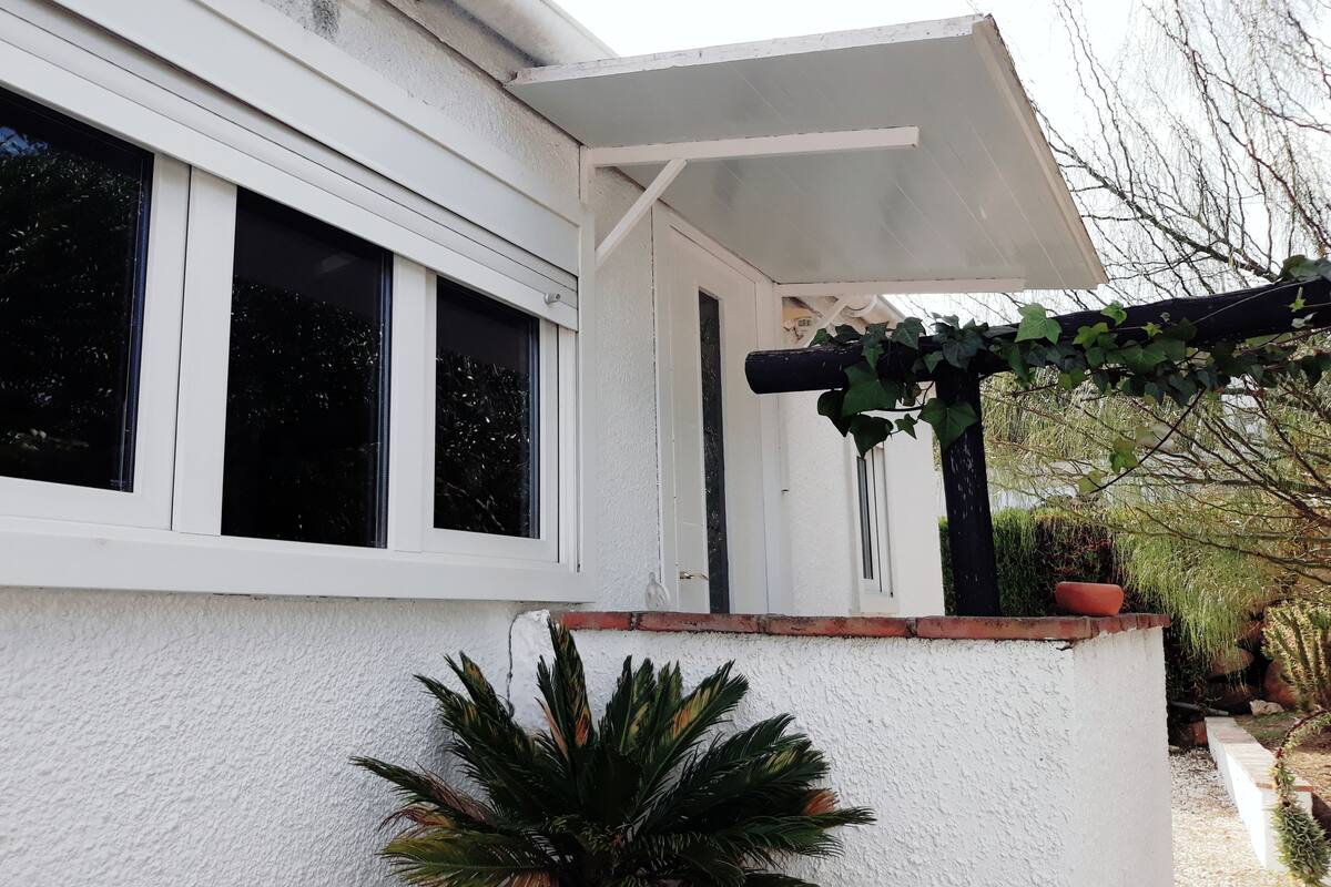 Apartamento sin cocina | Vista al patio