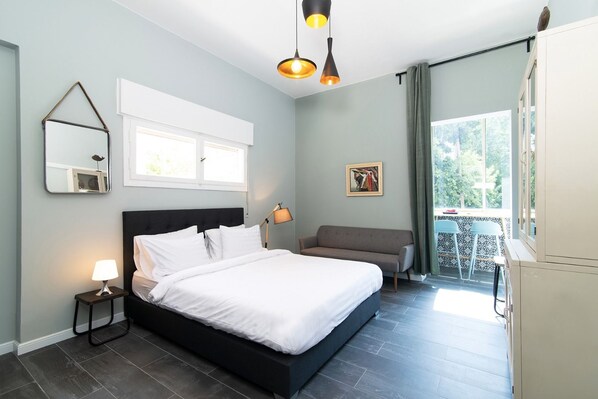 Comfort Apartment, 1 Queen Bed, City View | Minibar, iron/ironing board, free WiFi, bed sheets