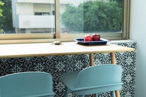 Minibar, iron/ironing board, free WiFi, bed sheets