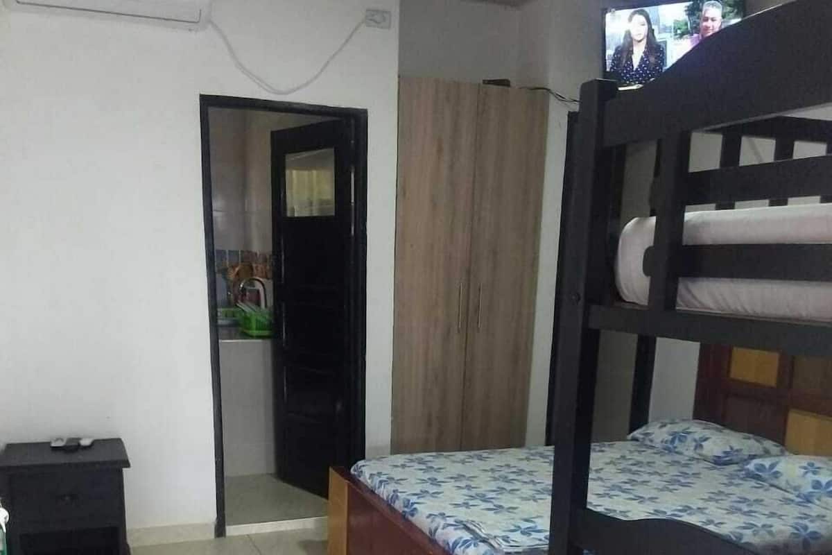 Apartamento familiar, varias camas, vistas al mar | Wifi gratis, ropa de cama, accesible en silla de ruedas