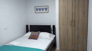 Habitación estándar doble, 1 cama doble, vistas al mar | Wifi gratis, ropa de cama, accesible en silla de ruedas