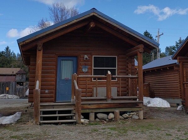 Traditional Cabin, 1 Queen Bed, Mountain View | Mountain view - Delta-9 House - Sumpter Cabins (Sumpter)