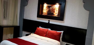 Habitación estándar | Cortinas opacas, tabla de planchar con plancha, wifi gratis