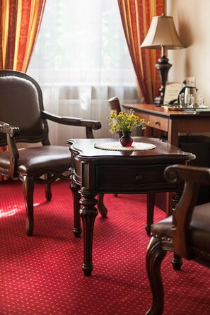 Deluxe Double Room, 1 Queen Bed, City View | Living area - Conviva Hotel (Panevezys)