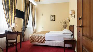 Classic Twin Room, City View | In-room safe, desk, blackout drapes, iron/ironing board