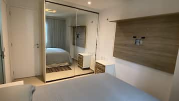 Apartamento, 3 quartos, vista para o mar | 3 quartos, quartos à prova de som, Wi-Fi de cortesia, roupa de cama