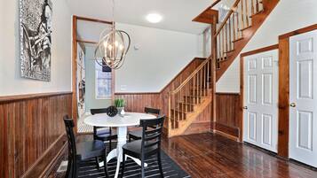 Apartment | In-room dining