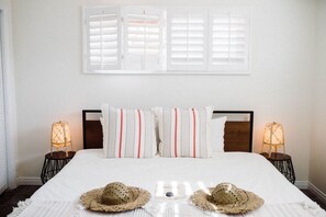 Individually decorated, individually furnished, iron/ironing board - The Good House (Desert Hot Springs)