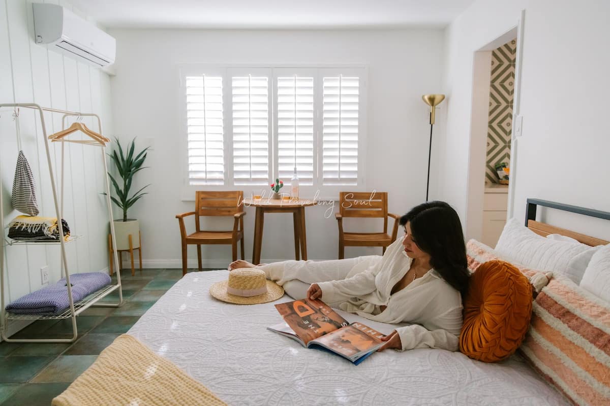 Deluxe King (Room 2) | Individually decorated, individually furnished, iron/ironing board