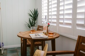 Deluxe King (Room 2) | Living area | Smart TV