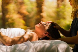 Deep-tissue massages, Swedish massages, sports massages - The Good House (Desert Hot Springs)