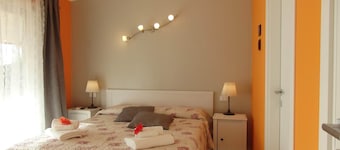 Casacilla, modern semi-detached villa with view and garden