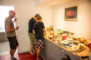 Petit-déjeuner buffet compris tous les jours