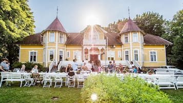 Mặt tiền nơi lưu trú