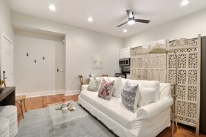 Apartment, Multiple Beds | Living area | Flat-screen TV