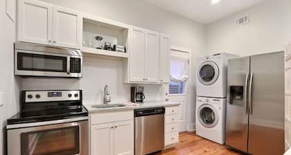 Gallery Stays - Parkside Suite