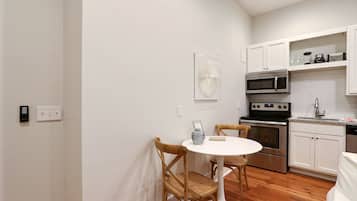 Apartment, Multiple Beds | In-room dining