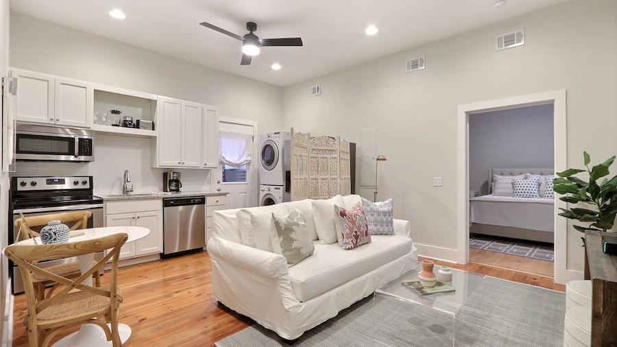 Gallery Stays - Parkside Suite