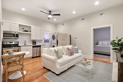 Gallery Stays - Parkside Suite