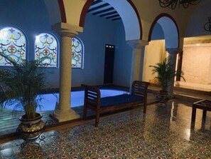 Unclassified image, 5 of 43, button - Hotel Catedral Valladolid (Valladolid)