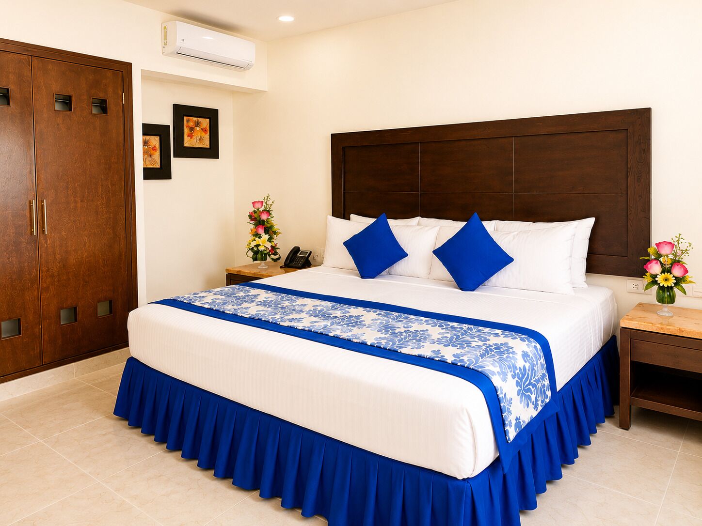 Double Room, 1 King Bed | In-room safe, iron/ironing board, free WiFi