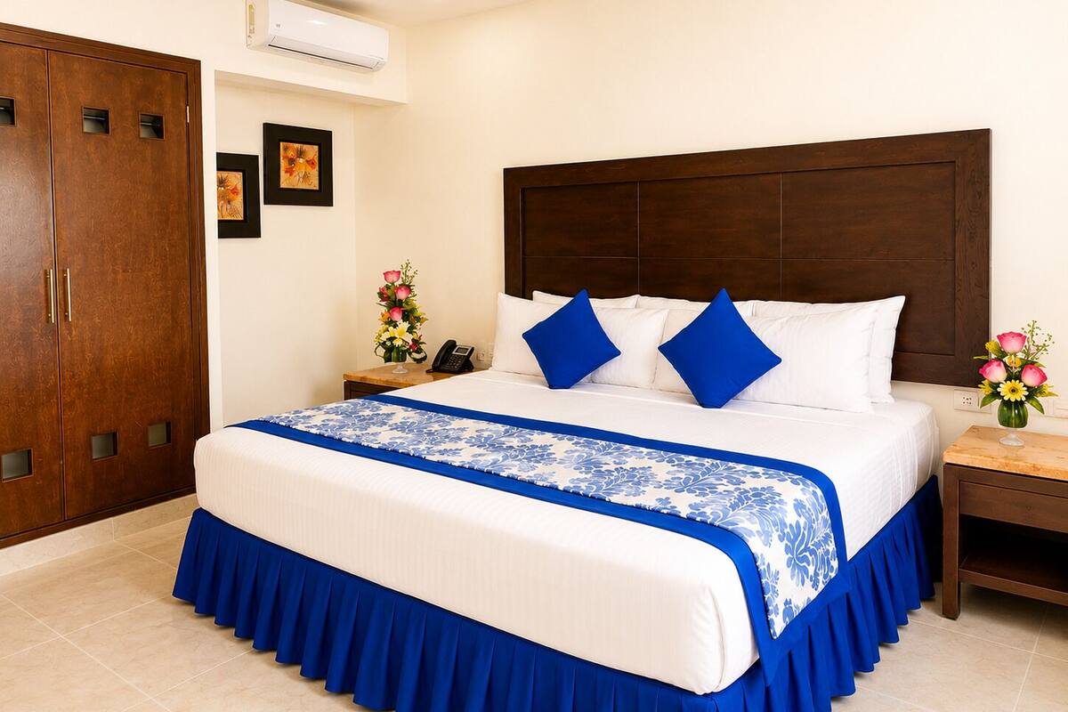 Double Room, 1 King Bed | In-room safe, iron/ironing board (on request), free WiFi
