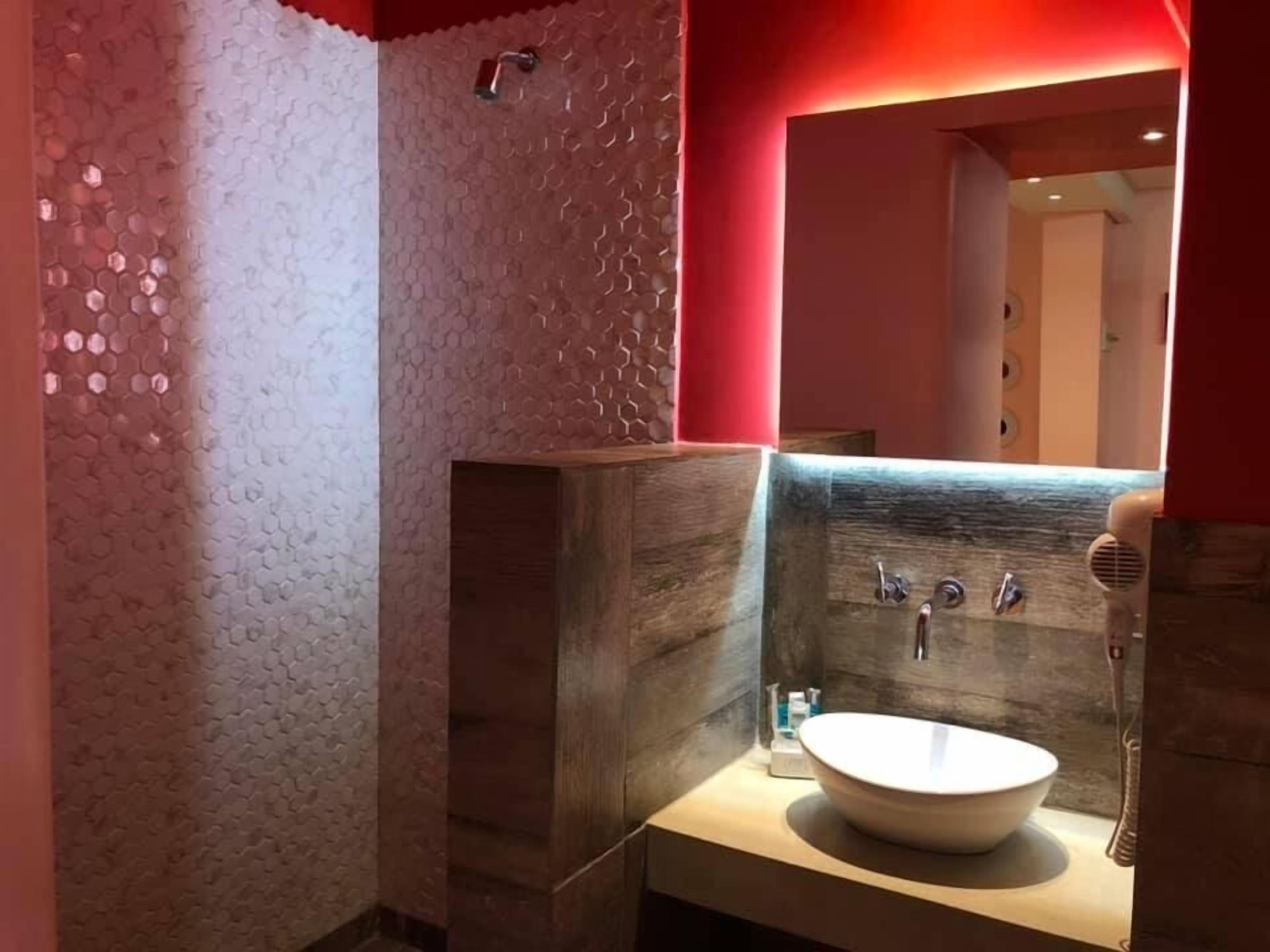 Photo - Uman Hotel -Motel-