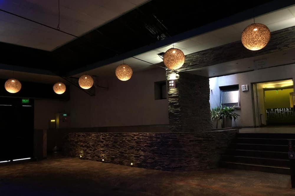 Uman Hotel (Motel)