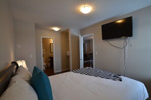 Individually decorated, individually furnished, blackout curtains - Eaglemont Manor (Beaumont)