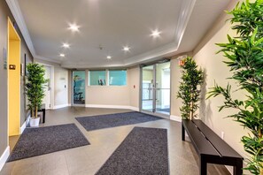 Lobby - Eaglemont Manor (Beaumont)