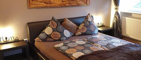 2 bedrooms, iron/ironing board, Internet, bed sheets