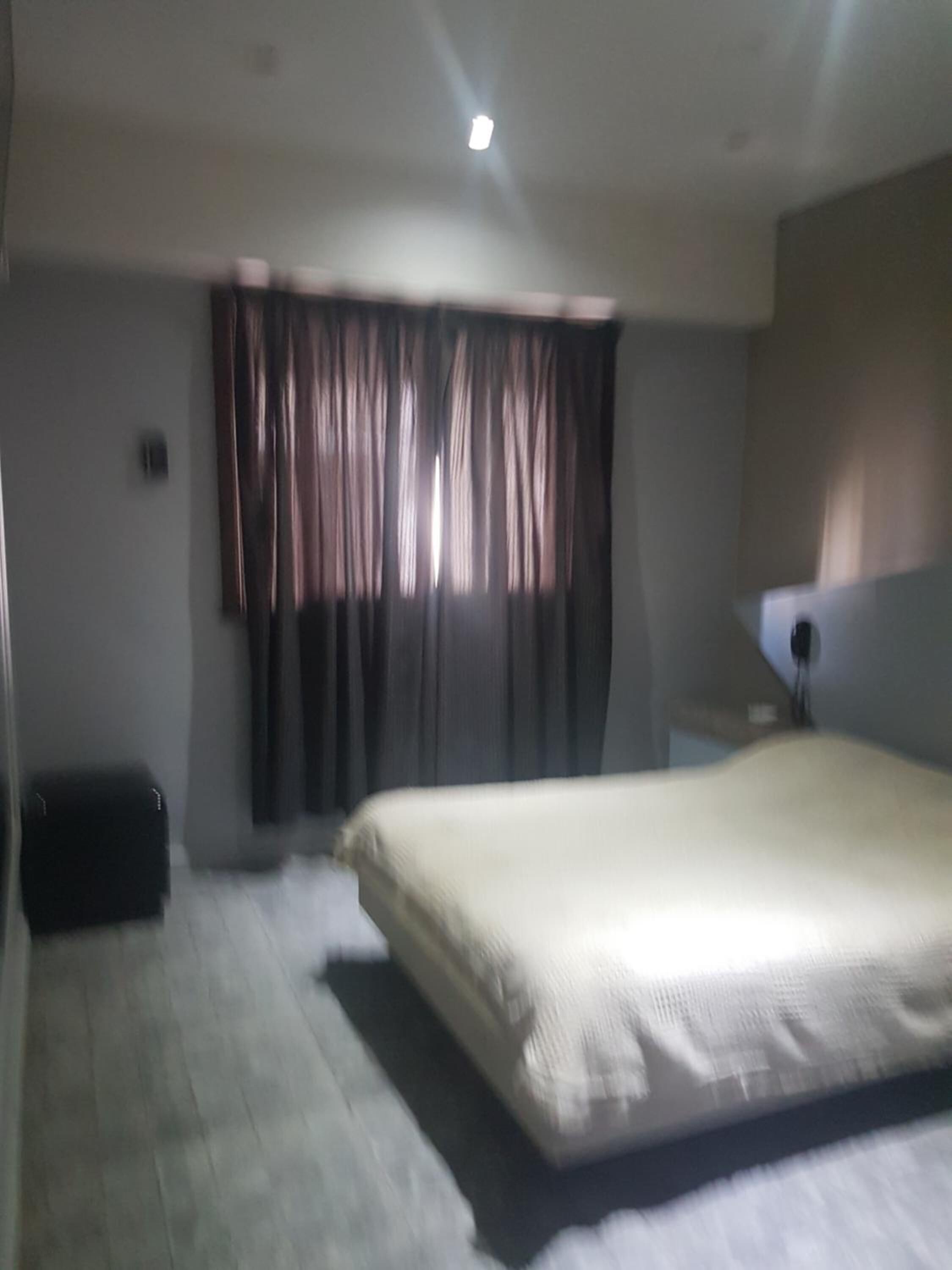 أسرّة قابلة للطي وواي فاي مجانًا وملاءات أسرّة