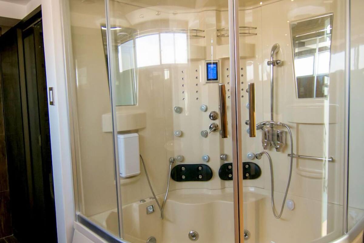 In-room safe, blackout curtains, free WiFi, bed sheets