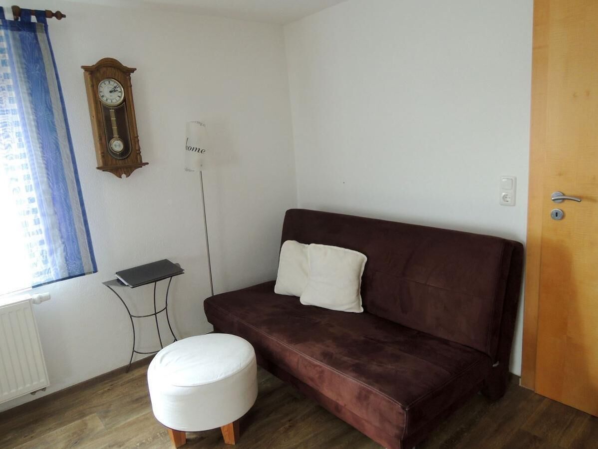 Ferienwohnung 02 - Fuchsberg (70qm) für 2 Personen im Erdgeschoss-Sofa