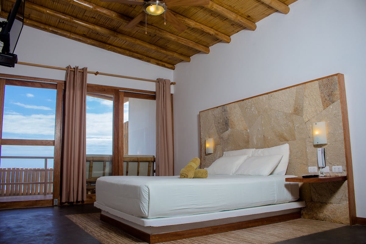 Individually furnished, bed sheets