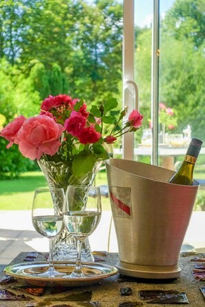 Suite Luxe, 2 chambres (£40/night extra for the second room) | Vue sur le jardin