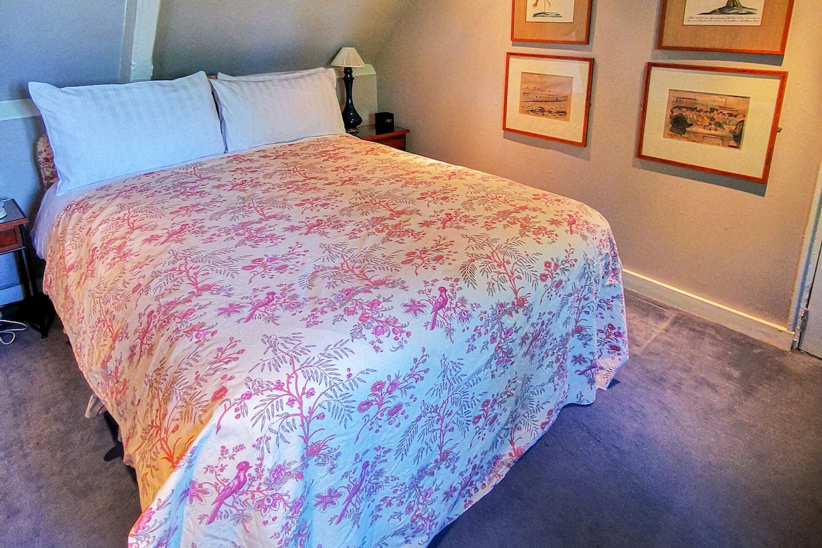 Standardzimmer, 1 King-Bett (Room at the Top) | 1 Schlafzimmer, Bettwäsche
