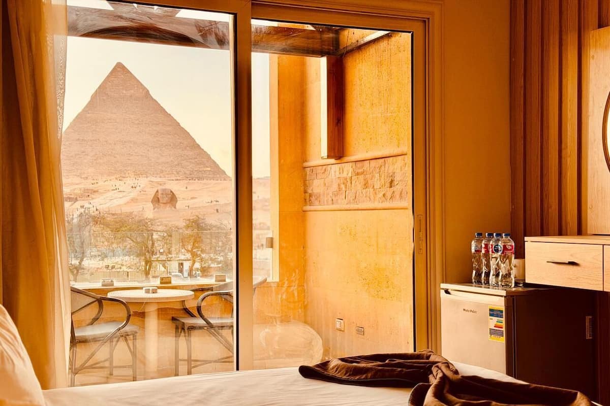 Dobbelt- eller tomannsrom – panorama, ikke-røyk | Safe på rommet, individuelt dekorert, individuelt innredet og skrivebord