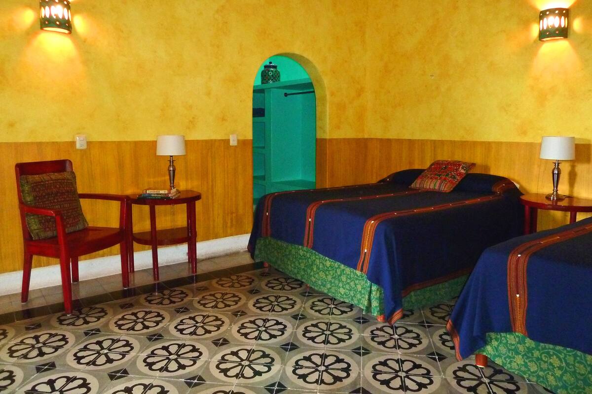 Desk, laptop workspace, iron/ironing board, free WiFi