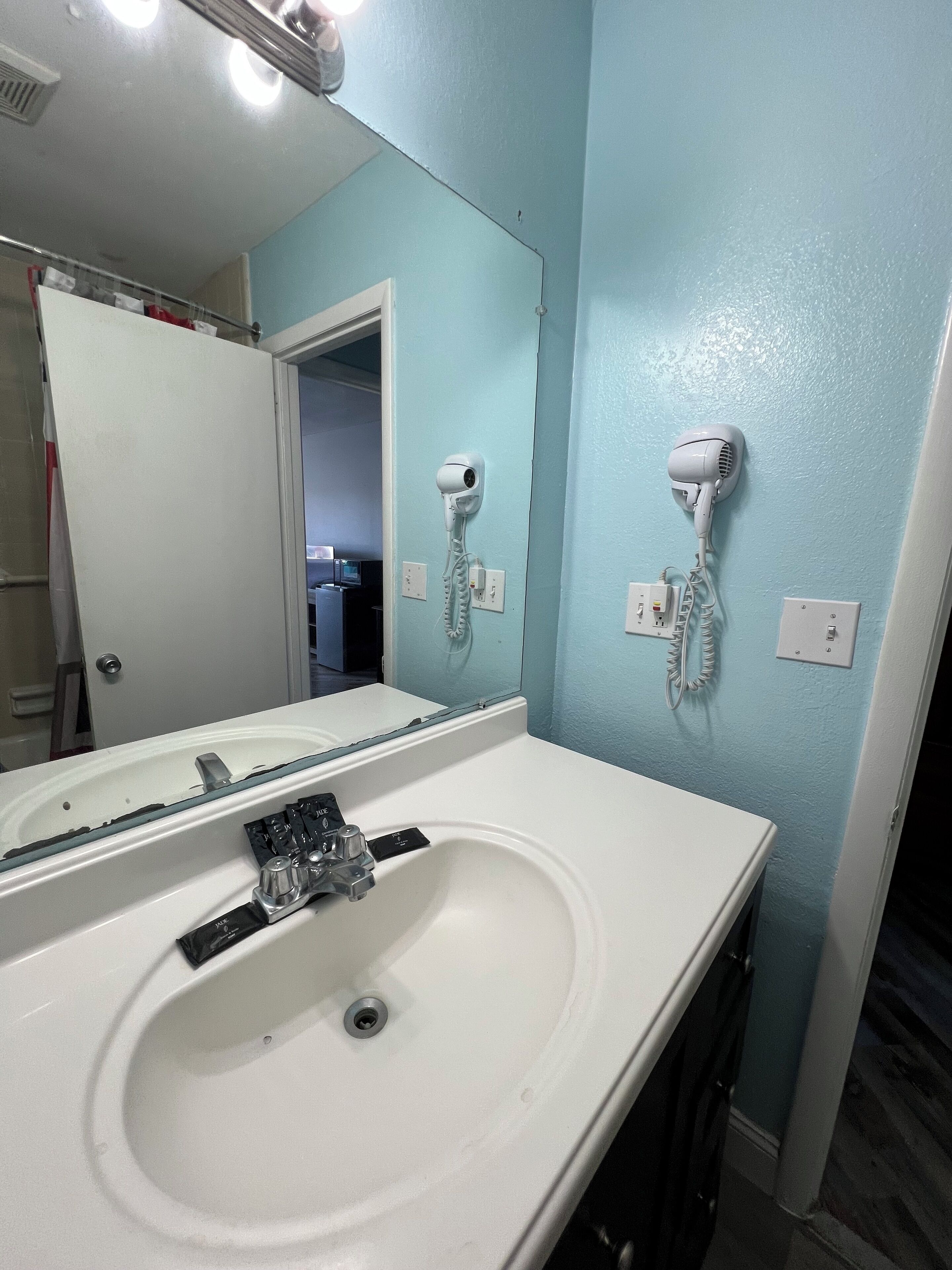 Kombinasi shower/bathtub dan shower pijat air