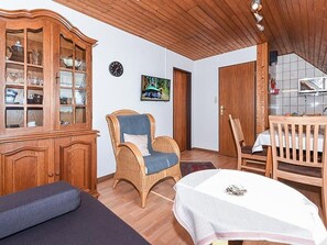 Unclassified image, 3 of 20, button