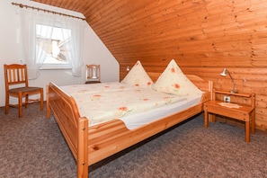 2 chambres, lit parapluie, draps fournis