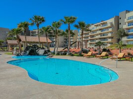 2 piscinas al aire libre